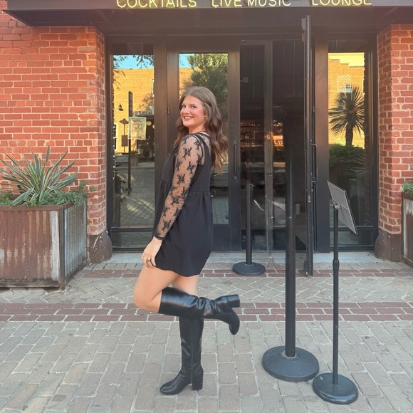 Meet your Posher, Kenzi - Picture 2 of 6